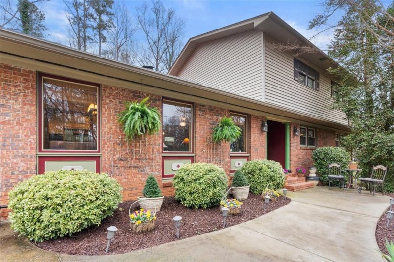 Property image 2 at 1231 Baypoint Drive, Seneca, SC 29672