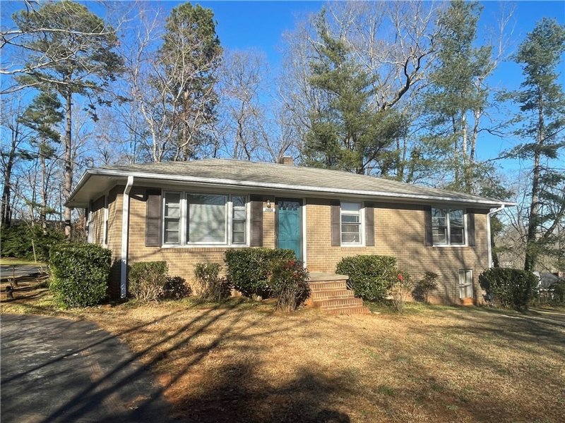 Property image 2 at 2008 Corinth Drive, Seneca, SC 29672