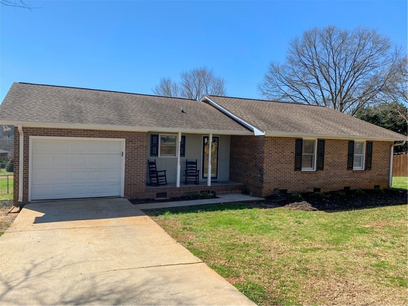 Property image 2 at 305 Kingston Way, Anderson, SC 29625