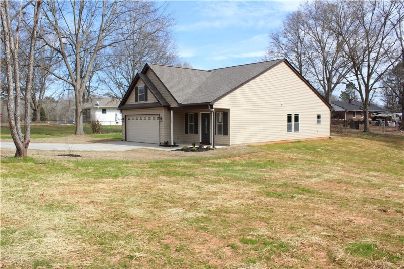 Property image 4 at 3904 Allston Street, Anderson, SC 29624