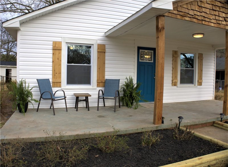 Property image 4 at 215 Nalley Street, Easley, SC 29640