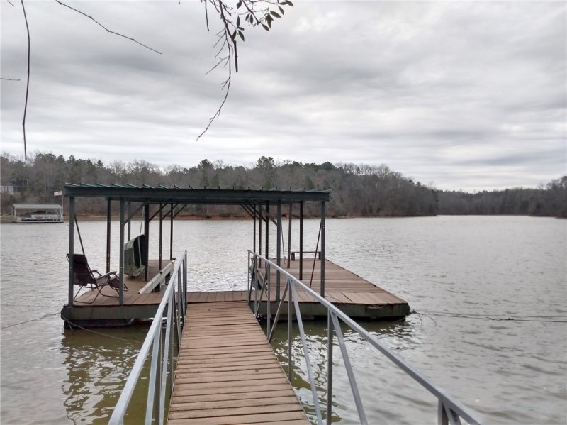 Property image 2 at 16 Pointe Wildwood Drive, Seneca, SC 29678