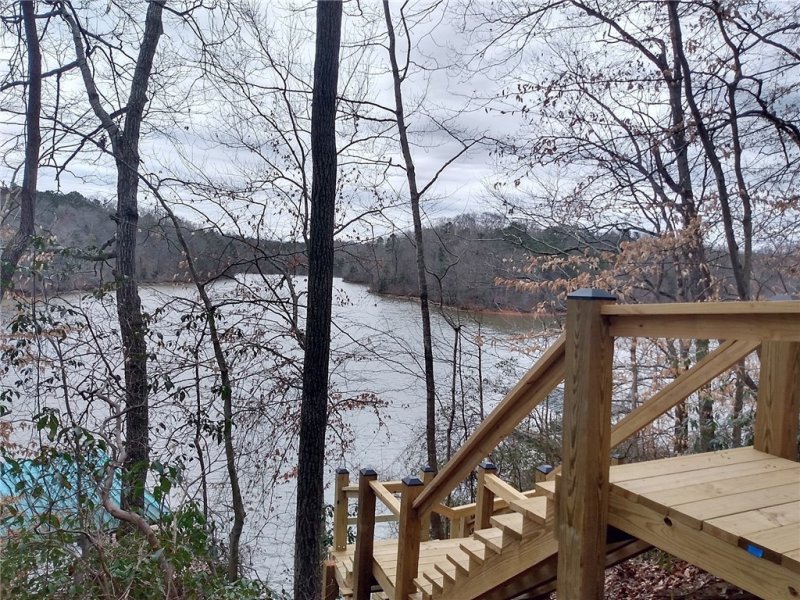 Property image 3 at 16 Pointe Wildwood Drive, Seneca, SC 29678