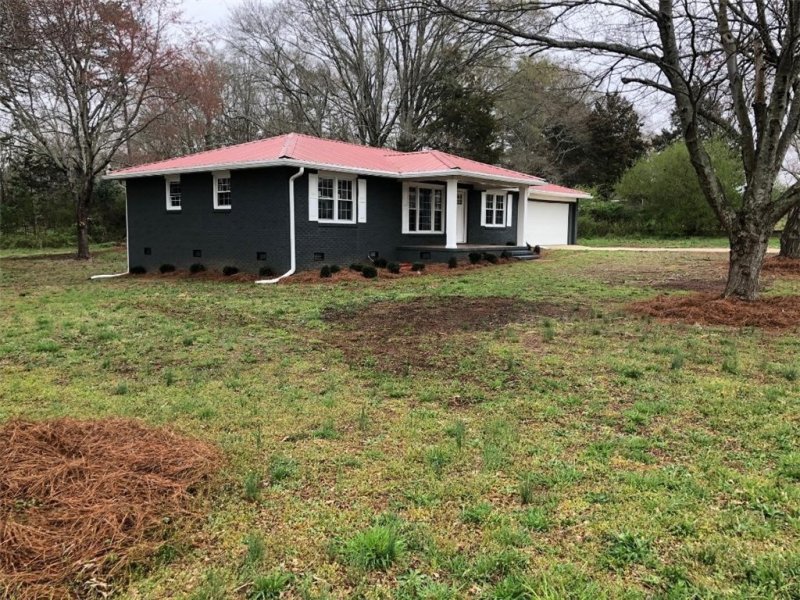 Property image 2 at 1003 MOUCHET Circle, Starr, SC 29684