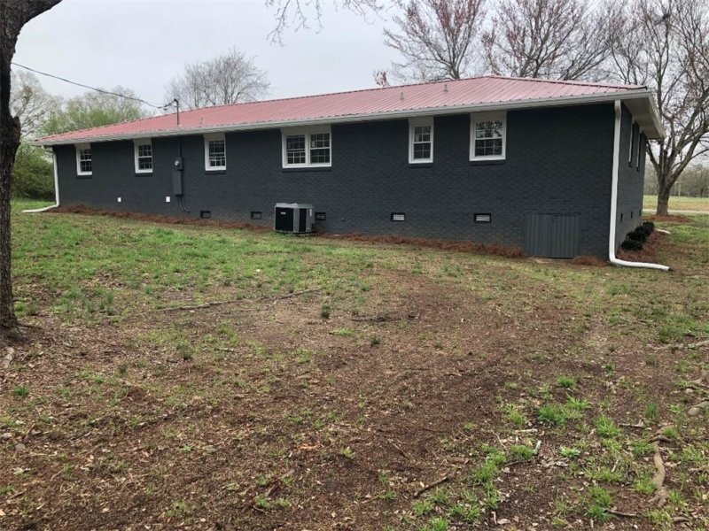 Property image 3 at 1003 MOUCHET Circle, Starr, SC 29684