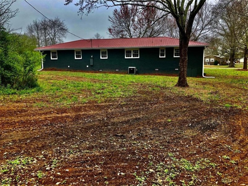 Property image 4 at 1003 MOUCHET Circle, Starr, SC 29684