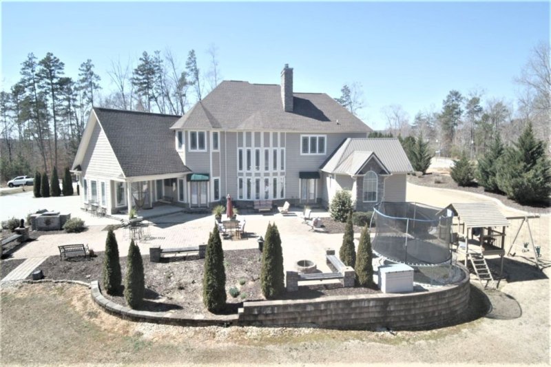 Property image 3 at 520 Sixteenth Circle, Walhalla, SC 29691