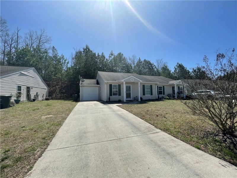 Property image 2 at 322 Oak Knoll Court, Seneca, SC 29678