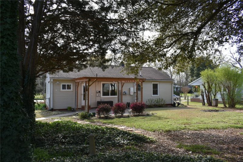 Property image 2 at 902 Ferry Street, Anderson, SC 29626