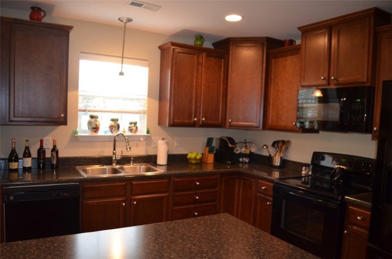 Property image 2 at 130 Saddlebrook Avenue, Pickens, SC 29671