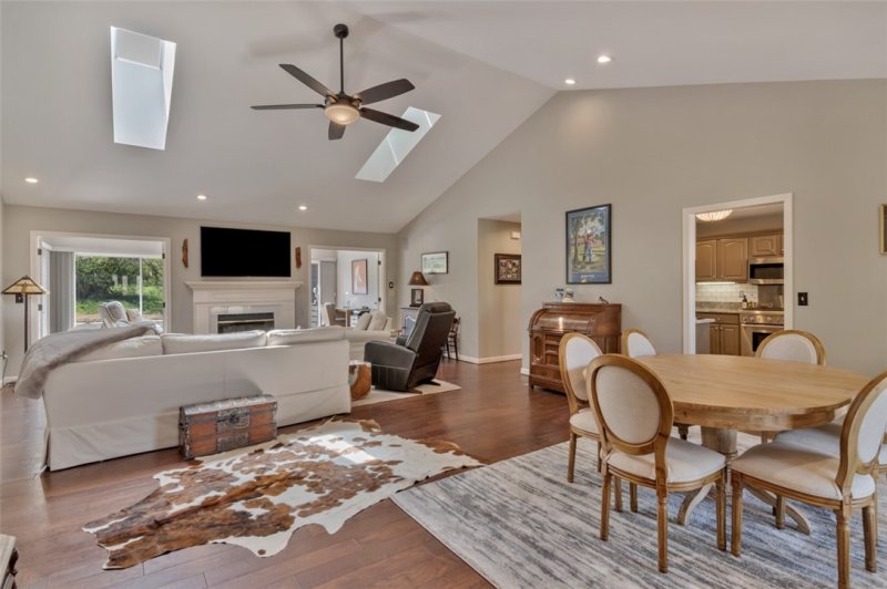 Property image 2 at 1109 Cross Creek Drive, Seneca, SC 29678