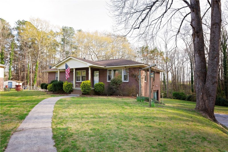 Property image 2 at 418 Forest Lane, Belton, SC 29627