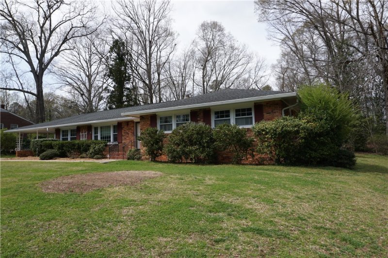 Property image 3 at 213 Forest Hill Drive, Anderson, SC 29621