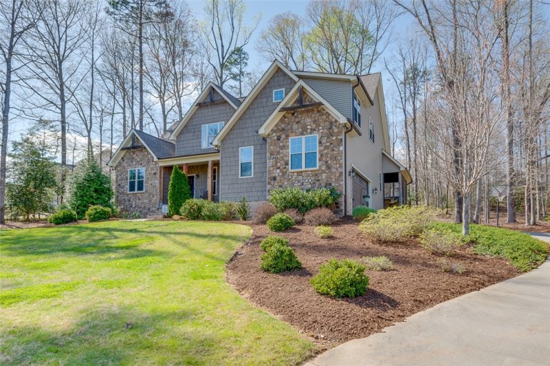 Property image 2 at 172 Upper Lake Drive, Easley, SC 29640