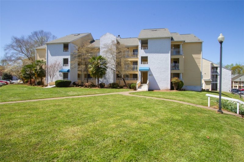 1512 Northlake Drive