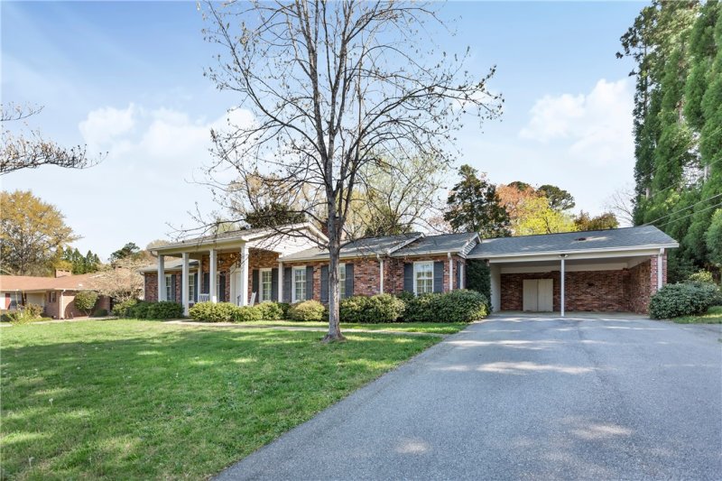 Property image 2 at 402 Heyward Road, Anderson, SC 29621