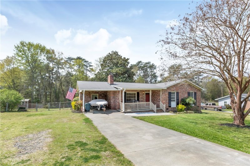 Property image 2 at 331 Lakeview Drive, Liberty, SC 29657