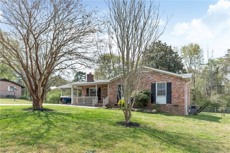 Property image 3 at 331 Lakeview Drive, Liberty, SC 29657