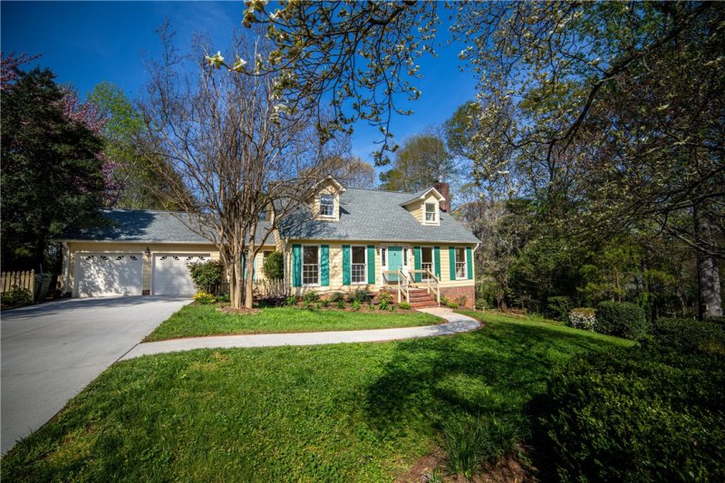 Property image 2 at 102 Camelot Road, Clemson, SC 29631