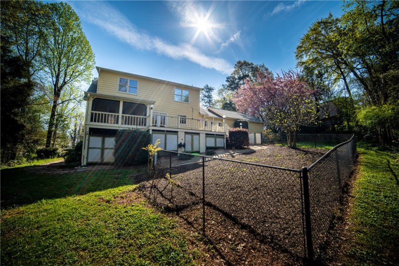 Property image 3 at 102 Camelot Road, Clemson, SC 29631