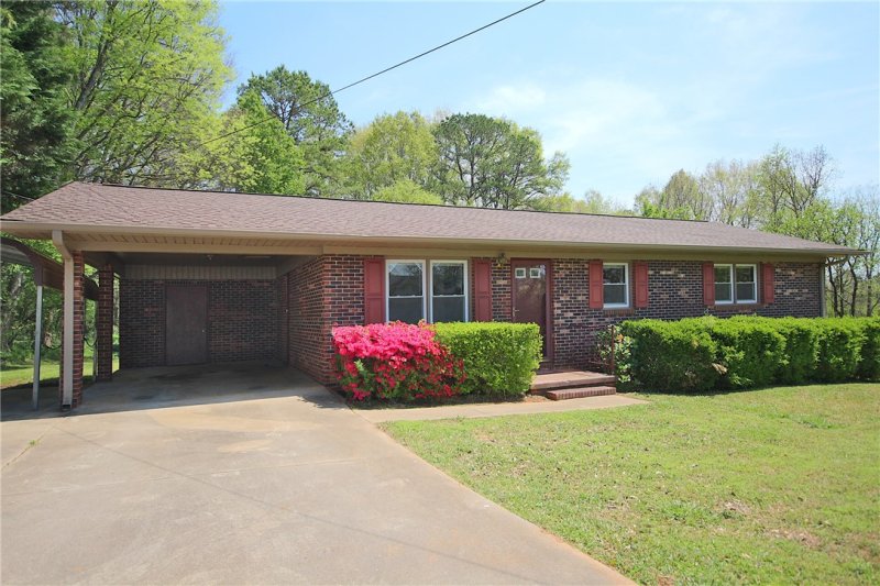 Property image 2 at 3068 Brookfield Drive, Seneca, SC 29672