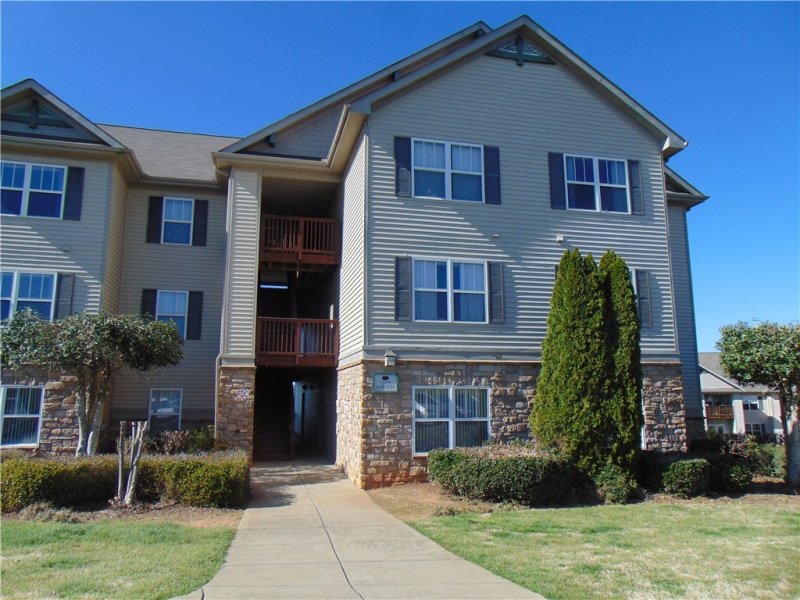 1201 HARTS RIDGE
