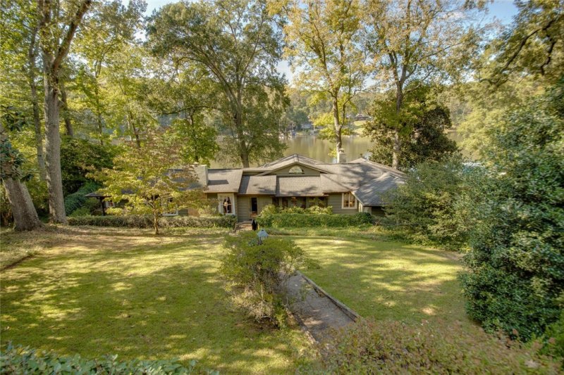 Property image 4 at 830 Lakeside Drive, Anderson, SC 29621