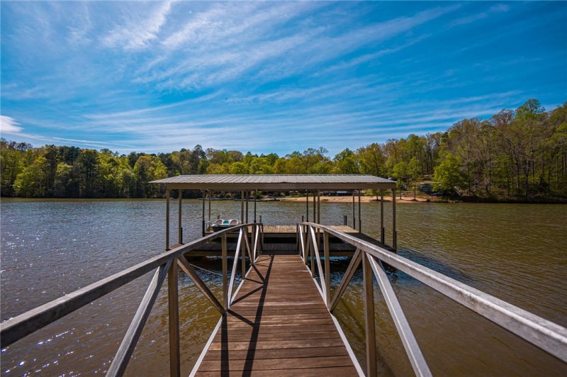 Property image 2 at 143 Waters Edge Lane, West Union, SC 29696