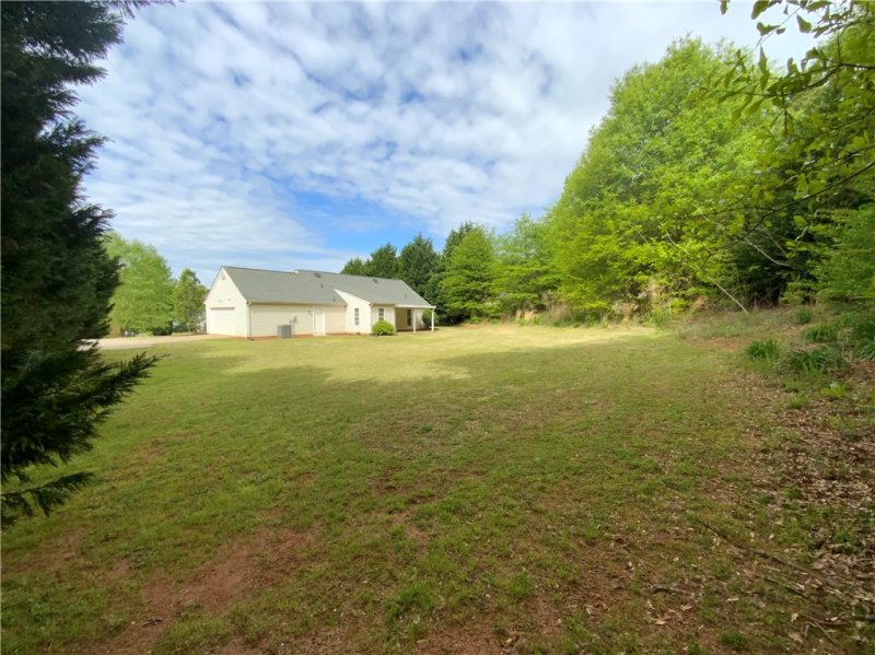 Property image 2 at 328 Weeping Willow Drive, Seneca, SC 29672