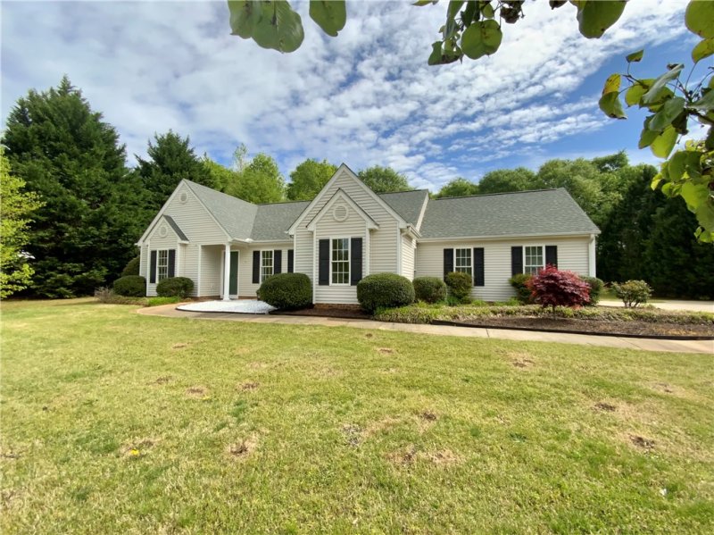 Property image 3 at 328 Weeping Willow Drive, Seneca, SC 29672