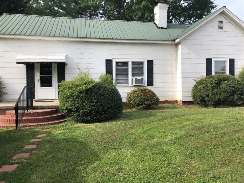 Property image 3 at 1301 W. FRONT Street, Iva, SC 29655