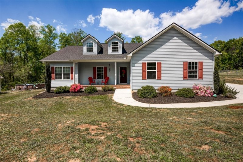 1438 Honey Creek Road