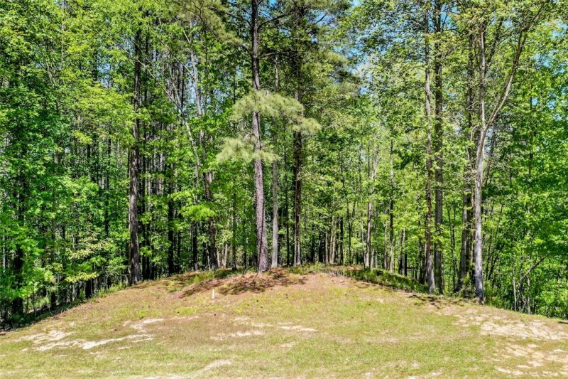 208 Autumnwood Trail