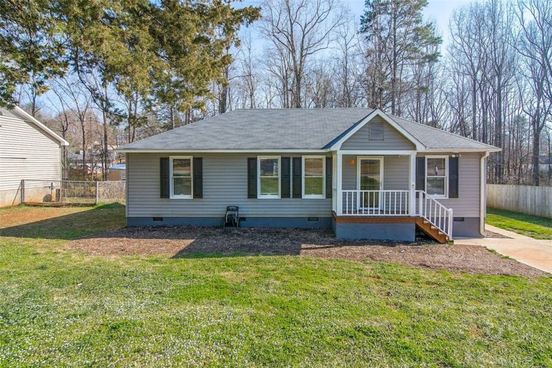 Property image 4 at 10 Cooperfield Avenue, Piedmont, SC 29673