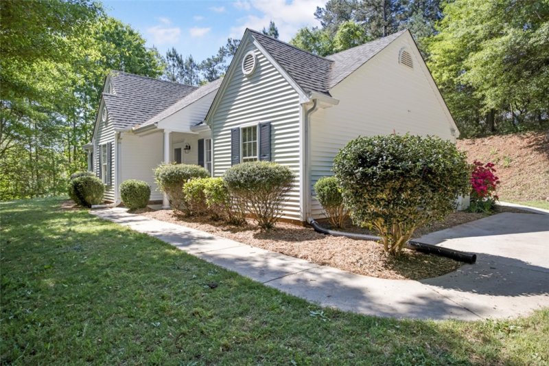 Property image 2 at 502 Edgewater Drive, Anderson, SC 29626