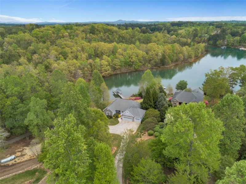 Property image 2 at 307 Stardust Lane, Seneca, SC 29672