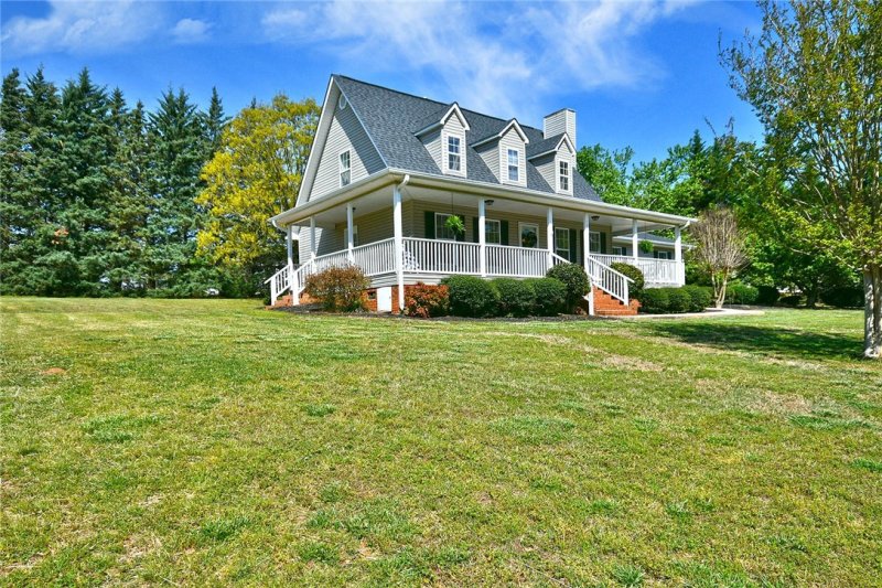 Property image 2 at 106 Fleetwood Drive, Liberty, SC 29657