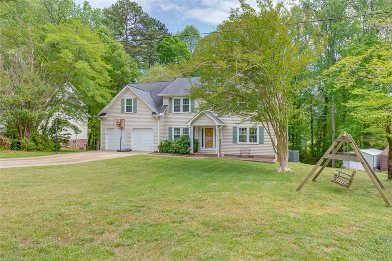 Property image 2 at 109 Bent Tree Street, Easley, SC 29642