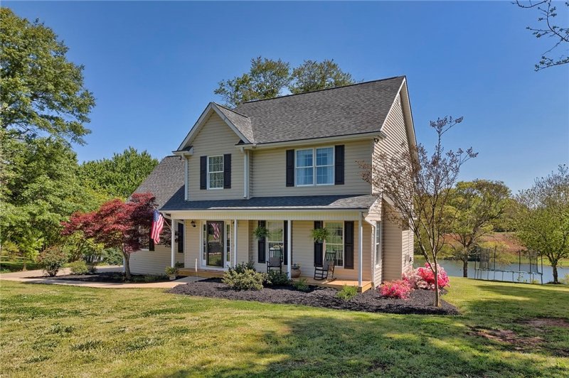 1136 Moorehead Place