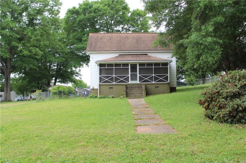 Property image 2 at 3 Wardlaw Street, Pelzer, SC 29669