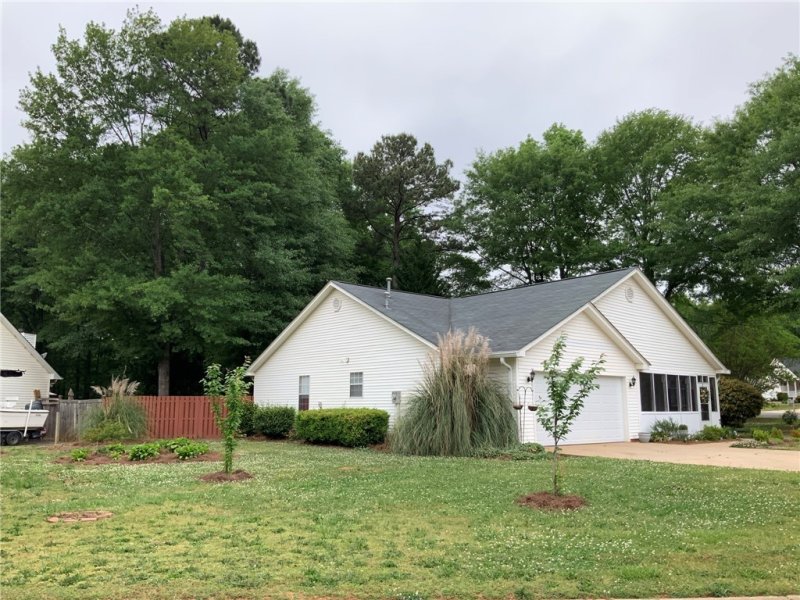 Property image 2 at 1200 Ravenswood Drive, Anderson, SC 29625