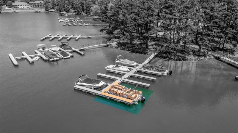 Property image 3 at 201 Winding Oaks Drive, Seneca, SC 29672