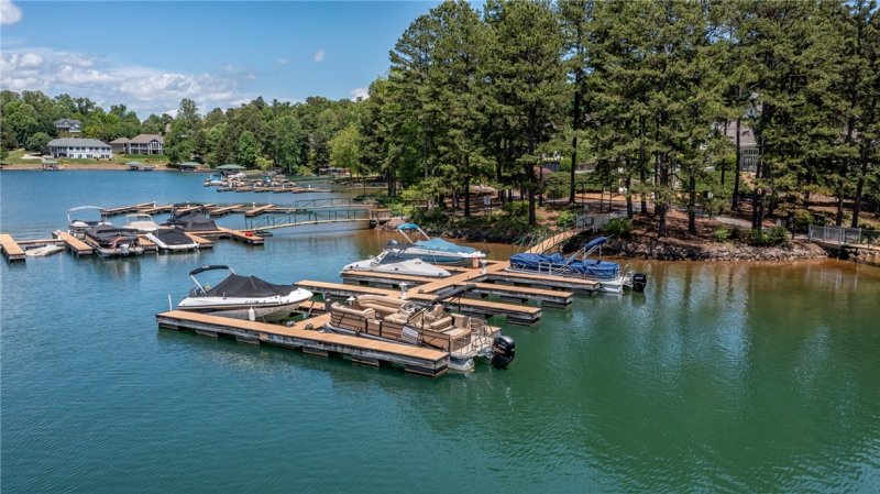 Property image 4 at 201 Winding Oaks Drive, Seneca, SC 29672