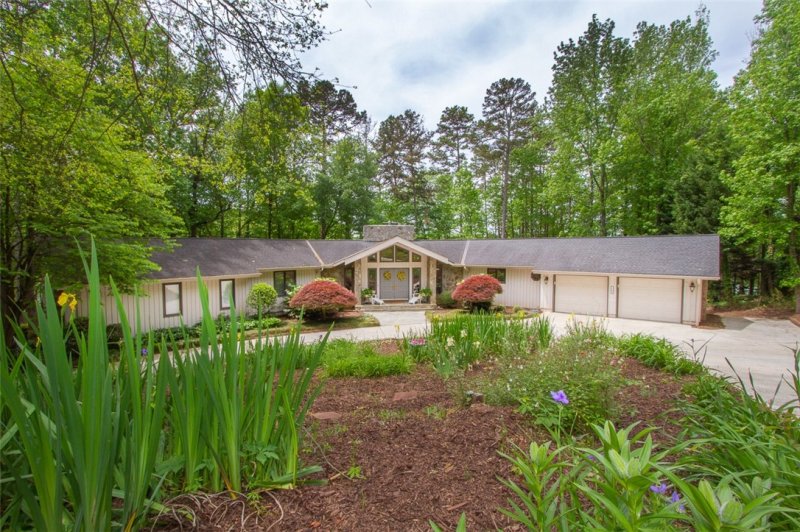 Property image 2 at 320 Stephen King Drive, Anderson, SC 29621