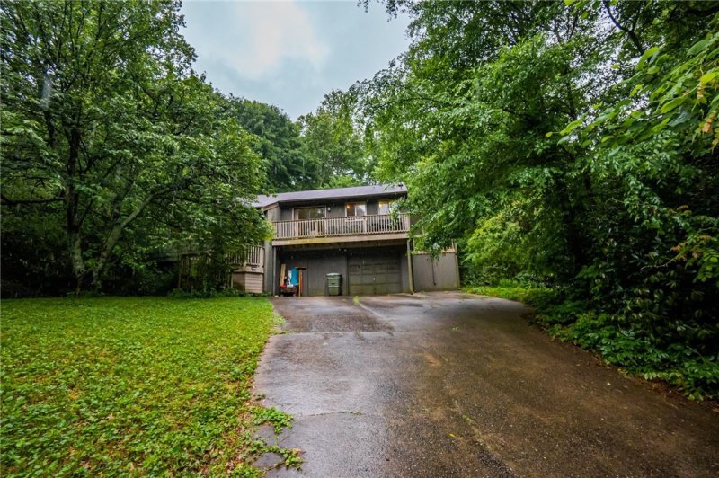 Property image 4 at 305 Lancelot Drive, Clemson, SC 29631