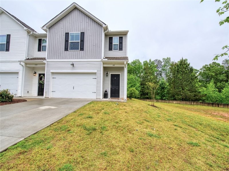 Property image 3 at 142 Heritage Place Drive, Pendleton, SC 29670