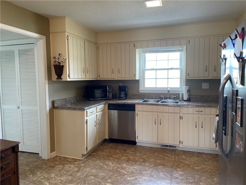 Property image 4 at 101 Stonebrook Drive, Seneca, SC 29672