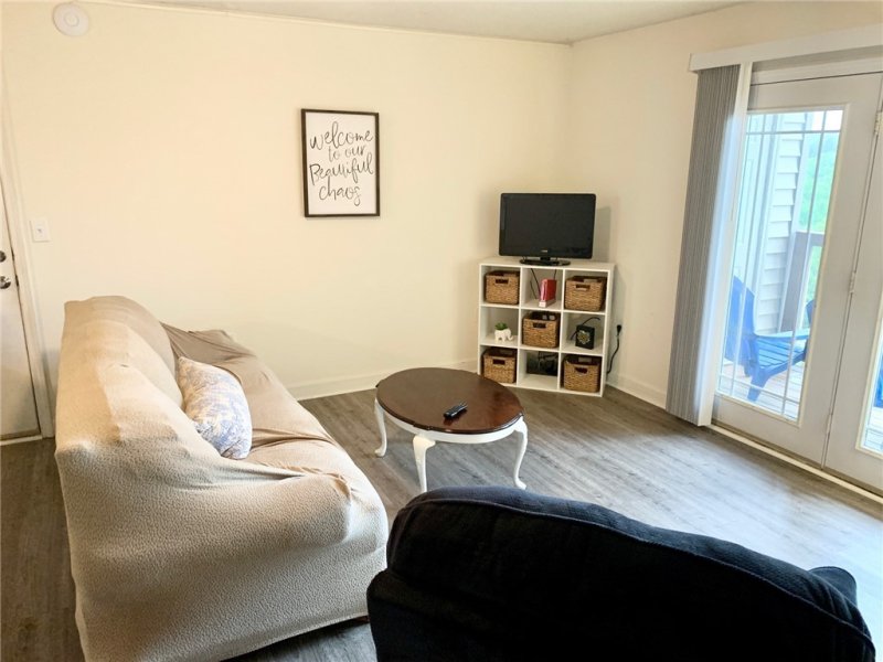 Property image 3 at 823 Harts Cove Way, Seneca, SC 29678