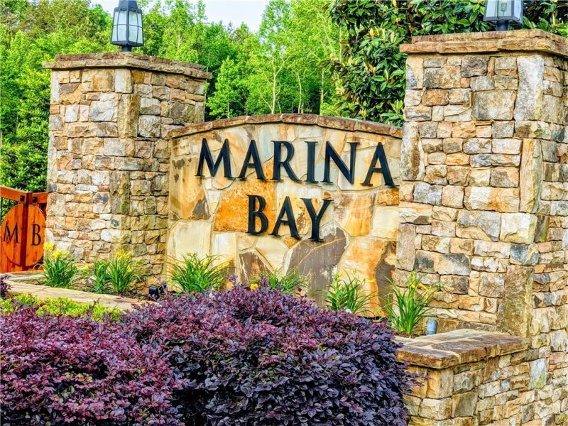 Property image 2 at 408 Marina Bay Drive, Seneca, SC 29672