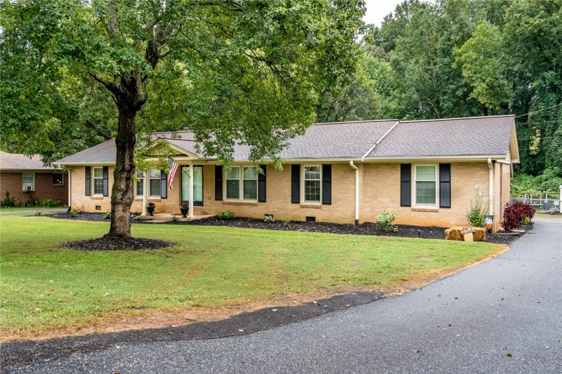 Property image 2 at 2808 Little Creek Drive, Anderson, SC 29621